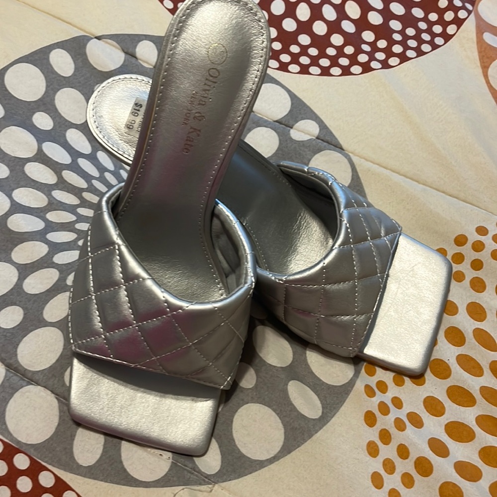 Silver Olivia & Kate Slides